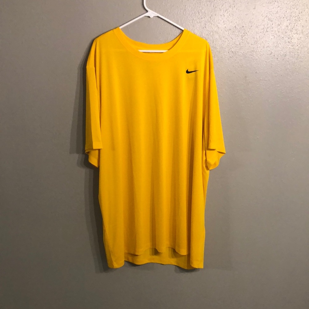 Nike Yellow Short Sleeve Tee Vibrant Casual Style